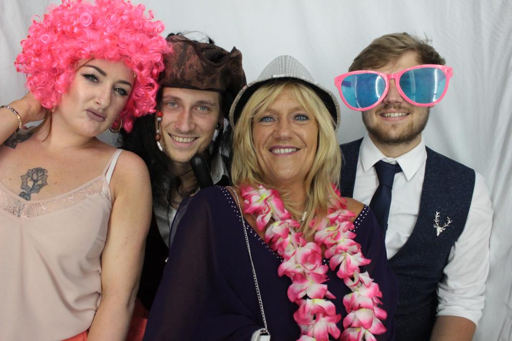 Laura & Oliver | View more photos from the event at gallery.myphotoboothexperience.co.uk/u/MyPhotoBoothExperienceLtd/Laura-Oliver